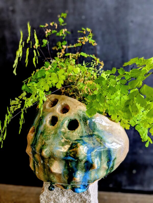 Wabi-Sabi Vase mit grüner Kupfer und Ascheglasur