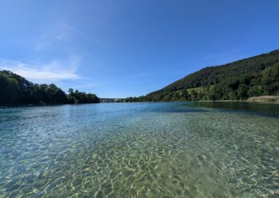 Inspiration am Flussufer im Thurgau für die organischen Formen von WabiSui Keramik.
