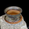 Tsuchi Erdton handgefertigter Wabi-Sabi Whiskey Tumbler aus eisenhaltigem Ton, Seitenansicht
