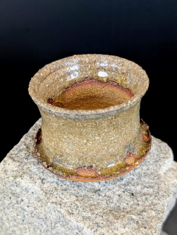 Tsuchi Abendglut Wabi-Sabi Whiskey Tumbler mit rötlichen Reduktionseffekten