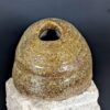 Grün-braune Asche-Kupfer-Glasur auf einer Wabi-Sabi Keramikvase