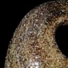Strukturierte Oberfläche einer exklusiven Wabi-Sabi Keramikvase