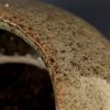 Elegante Verjüngung des Randes einer runden Wabi-Sabi Schale