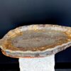 Ovaler Wabi-Sabi Unterteller aus eisenhaltigem Ton auf Granitsohle