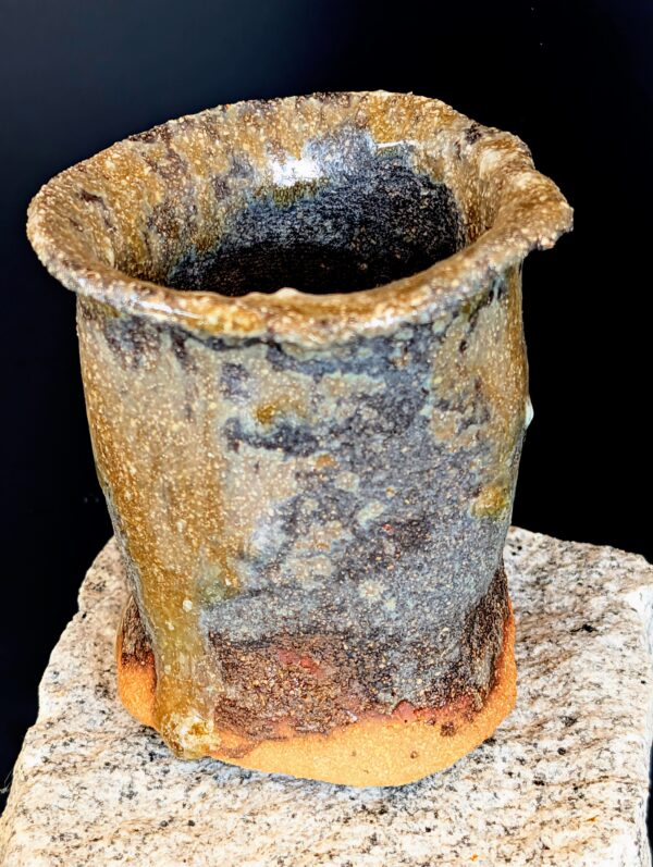 Große Wabi-Sabi Vase mit organischer Öffnung und Flechtenmuster