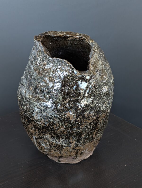 Wabi-Sabi Vase Kuro-Iwa Black Rock, Videoansicht, WabiSui ArtLab
